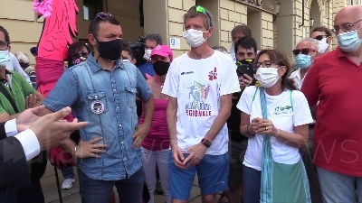 Scene from Torino, il mondo dello sport in piazza: "Focolai scoppiano se ci lasciate chiusi"