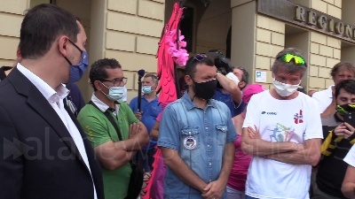Scene from Torino, il mondo dello sport in piazza: "Focolai scoppiano se ci lasciate chiusi"
