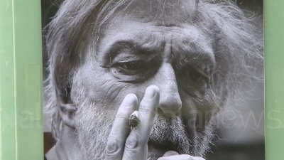 Scene from "Grazie Gino", a Milano fiori e una foto in onore del fondatore di Emergency