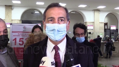 Scene from Green pass, Sala: "Da sabato ordinanza mascherine all'aperto"