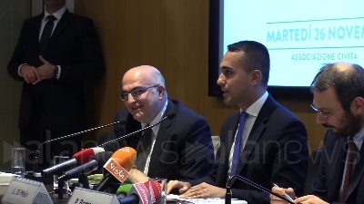 Scene from Alitalia, Di Maio: "Parta azione responsabilità verso chi l'ha ridotta così"