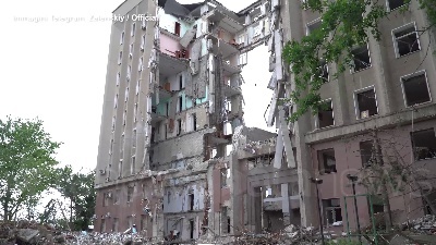 Scene from Ucraina, prima visita di Zelensky a Mykolaiv
