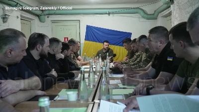 Scene from Ucraina, prima visita di Zelensky a Mykolaiv