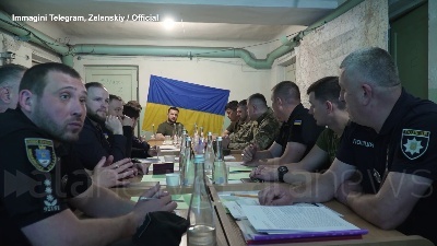 Scene from Ucraina, prima visita di Zelensky a Mykolaiv