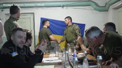Scene from Ucraina, prima visita di Zelensky a Mykolaiv