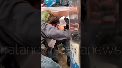 Scene from Università, scontri alla Sapienza fra Fronte Gioventù Comunista e Polizia