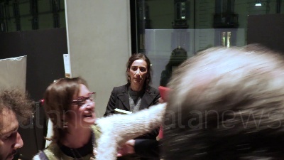 Scene from Cucchi, a Milano anche Sala in piedi per Ilaria e Fabio Anselmo
