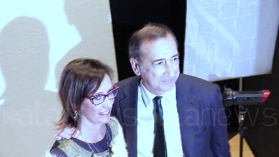 Scene from Cucchi, a Milano anche Sala in piedi per Ilaria e Fabio Anselmo