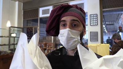 Scene from Pasqua, a Torino le uova che aiutano popolo ucraino: "50% ricavato per emergenza"