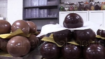Scene from Pasqua, a Torino le uova che aiutano popolo ucraino: "50% ricavato per emergenza"