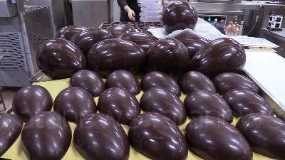 Scene from Pasqua, a Torino le uova che aiutano popolo ucraino: "50% ricavato per emergenza"