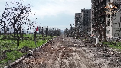 Scene from Ucraina, la milizia popolare di Donetsk evacua civili dalla città di Mariupol