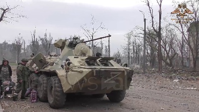 Scene from Ucraina, la milizia popolare di Donetsk evacua civili dalla città di Mariupol