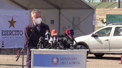 Scene from Vaccini, Guerini: "Drive Through esempio di evoluzione della nostra attività"