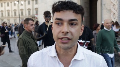 Scene from Protesta Milano: movimento "Our Voice" inscena le dinamiche di una guerra nucleare