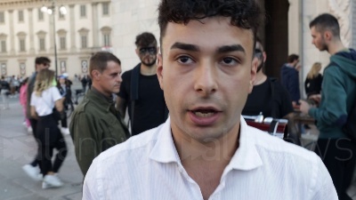 Scene from Protesta Milano: movimento "Our Voice" inscena le dinamiche di una guerra nucleare