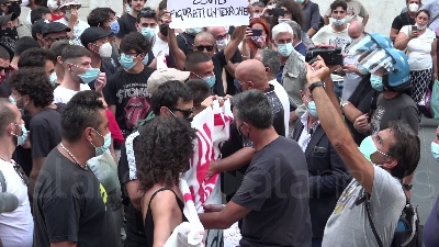 Scene from Salvini a Napoli, corteo lo contesta