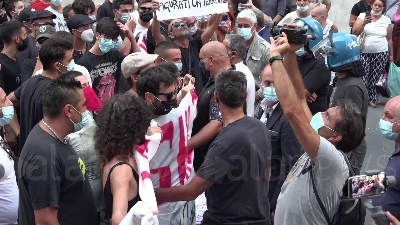 Scene from Salvini a Napoli, corteo lo contesta