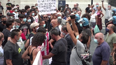 Scene from Salvini a Napoli, corteo lo contesta