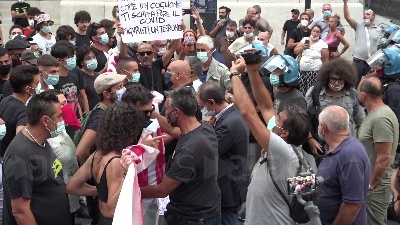 Scene from Salvini a Napoli, corteo lo contesta