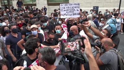 Scene from Salvini a Napoli, corteo lo contesta
