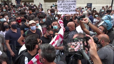Scene from Salvini a Napoli, corteo lo contesta