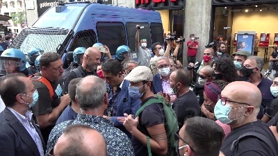 Scene from Salvini a Napoli, corteo lo contesta