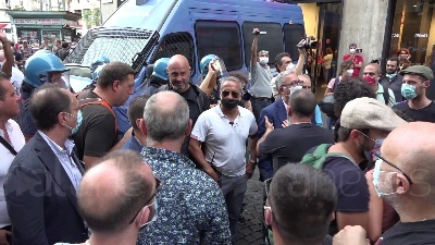 Scene from Salvini a Napoli, corteo lo contesta