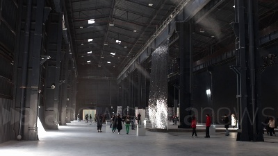 Scene from Le luci di Janssens in mostra al Pirelli HangarBicocca