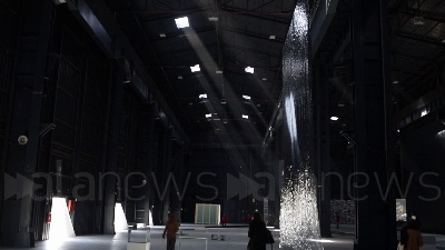 Scene from Le luci di Janssens in mostra al Pirelli HangarBicocca