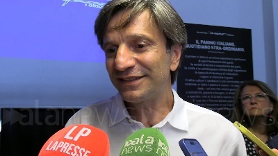 Scene from Elezioni Milano, Civita: "Lupi non è risposta per città"