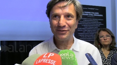 Scene from Elezioni Milano, Civita: "Lupi non è risposta per città"