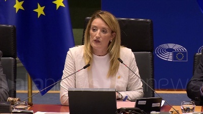 Scene from Ucraina, il Parlamento europeo approva "a larga maggioranza" lo status di candidato