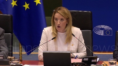Scene from Ucraina, il Parlamento europeo approva "a larga maggioranza" lo status di candidato
