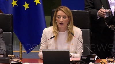 Scene from Ucraina, il Parlamento europeo approva "a larga maggioranza" lo status di candidato