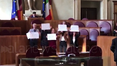 Scene from Roma, Pd contesta Raggi in Campidoglio: "Si dimetta"