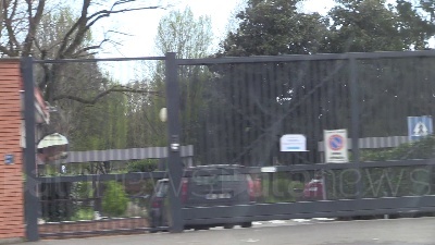 Scene from Coronavirus, centro sportivo Saini di Milano ricovero per senzatetto