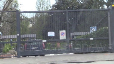 Scene from Coronavirus, centro sportivo Saini di Milano ricovero per senzatetto