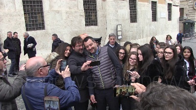 Scene from Salvini: "Via della seta? Condivido idea di andare calmi ma mi preoccupa più il derby"