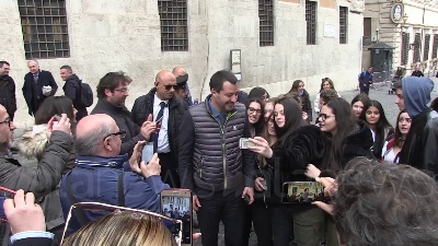 Scene from Salvini: "Via della seta? Condivido idea di andare calmi ma mi preoccupa più il derby"