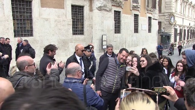 Scene from Salvini: "Via della seta? Condivido idea di andare calmi ma mi preoccupa più il derby"
