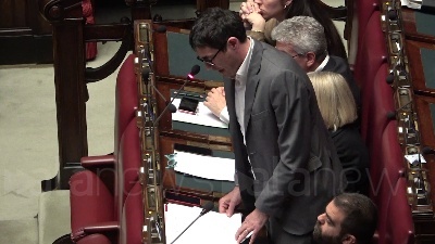 Scene from Migranti, Fratoianni attacca il governo: "Accuso vostre politiche, serve prospettiva"
