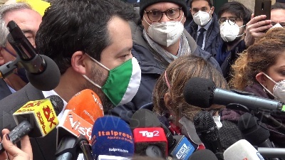 Scene from Salvini: "Io un governo con Renzi non lo faccio"