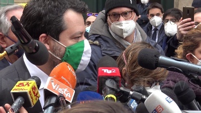 Scene from Salvini: "Io un governo con Renzi non lo faccio"