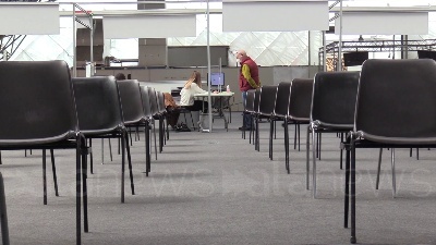 Scene from Milano, centri vaccinali momentaneamente vuoti per carenza di vaccini