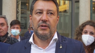 Scene from Lamorgese, Salvini: "Punkabbestia di mezza Europa la giudicano ottimo ministro"