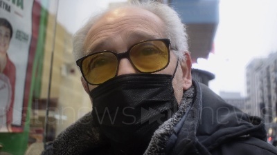 Scene from Crisi di governo, l'opinione dei cittadini milanesi tra sconcerto e ottimismo