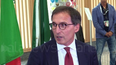 Scene from Fontana: "Boccia può parlare in milanese? Ha parlato romano"