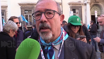 Scene from Manovra, Barbagallo: "Insufficiente a dare risposte a pensionati e lavoratori"