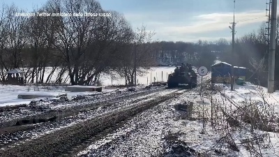 Scene from Ucraina, convoglio militare russo entra nella regione di Sumy